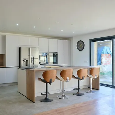 Paris Premium Family House Villa
